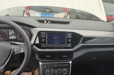 Volkswagen T-Cross 2020, 90300 км, за 9766 USD - фото 20
