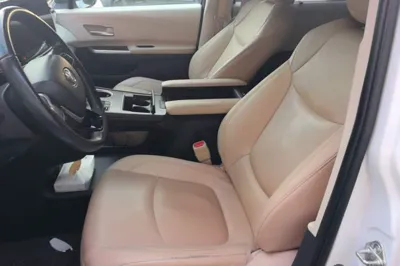 Toyota Sienna 2023, 104300 км, за 31880 USD - фото 10