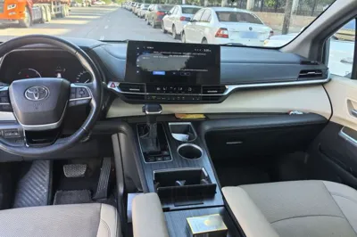 Toyota Sienna 2023, 104300 км, за 31880 USD - фото 13
