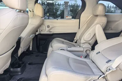 Toyota Sienna 2023, 104300 км, за 31880 USD - фото 15