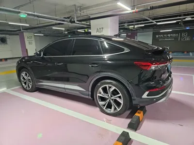 Audi Q4 e-tron 2022, 10797 км, за 28662.04 USD