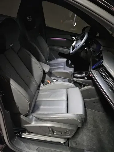Audi Q4 e-tron 2022, 10797 км, за 28662.04 USD - фото 8