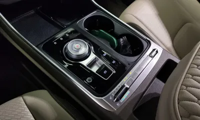 Kia Canival 2025, 23991 км, за 35470.3 USD - фото 9