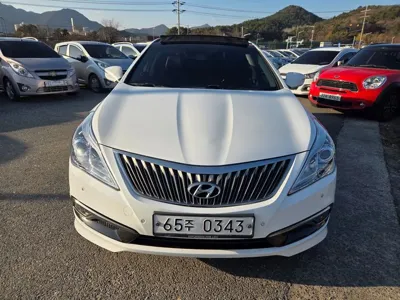 Hyundai Grandeur 2016, 133017 км, за 6316.34 USD