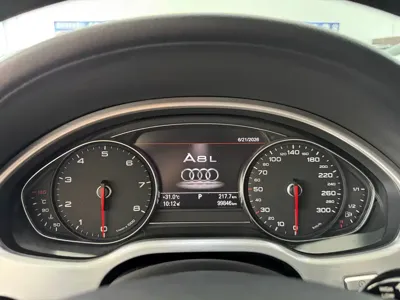 Audi A8 2016, 99000 км, за 18859.84 USD