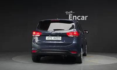 Kia Carens 2014, 158210 км, за 3872.92 USD