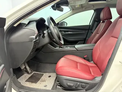 Mazda 3 Axela 2022, 16000 км, за 15714.82 USD