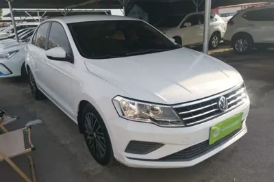 Volkswagen Jetta 2017, 71300 км, за 5435 USD