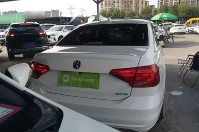 Volkswagen Jetta 2017, 71300 км, за 5435 USD