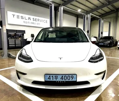 Tesla Model 3 2022, 54300 км, за 20021.01 USD