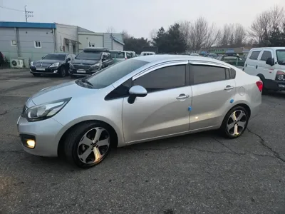 Kia Pride 2013, 154000 км, за 2619.14 USD