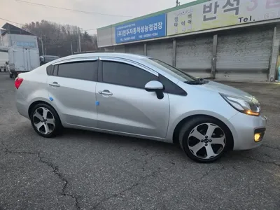 Kia Pride 2013, 154000 км, за 2619.14 USD