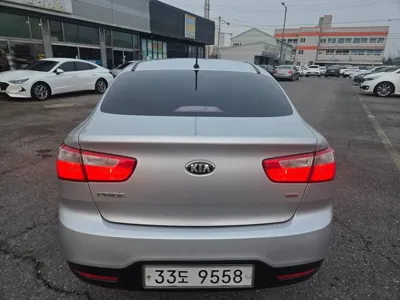 Kia Pride 2013, 154000 км, за 2619.14 USD