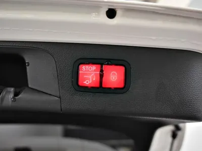Mercedes-Benz GLC-Class 2019, 56666 км, за 33076.83 USD - фото 18