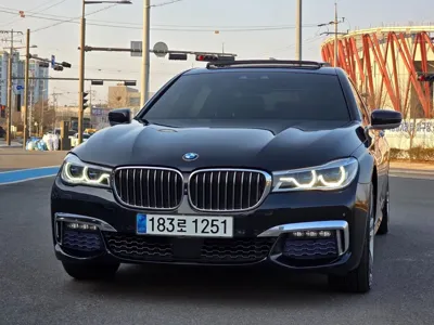 BMW 7-Series · 2017 год