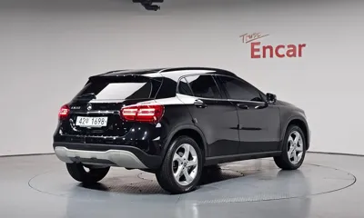 Mercedes-Benz GLA-Class 2018, 82843 км, за 9849.29 USD