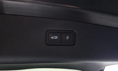 Genesis GV70 2023, 61303 км, за 25702.01 USD - фото 20
