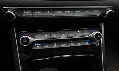 Hyundai Grandeur 2018, 63945 км, за 11027.96 USD - фото 17