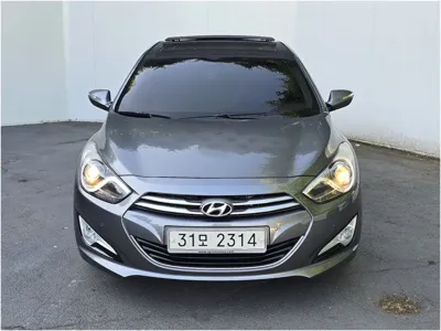 Hyundai i40 2012, 261221 км, за 2276.87 USD