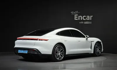 Porsche Taycan 2021, 14642 км, за 70828.41 USD