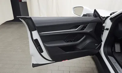 Porsche Taycan 2021, 14642 км, за 70828.41 USD - фото 24
