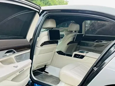 BMW 7 Series 2015, 80000 км, за 36638.49 USD