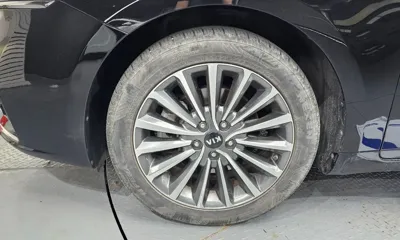 Kia K7 2016, 121567 км, за 4680.49 USD