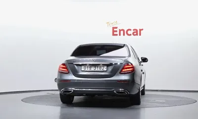 Mercedes-Benz E-Class 2017, 89094 км, за 12465.54 USD