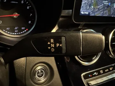 Mercedes-Benz C-Class 2019, 63874 км, за 10928.97 USD - фото 9