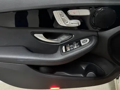Mercedes-Benz C-Class 2019, 63874 км, за 10928.97 USD - фото 12