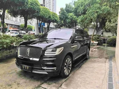 Lincoln Navigator 2018, 153000 км, за 42377.05 USD