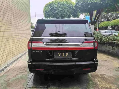 Lincoln Navigator 2018, 153000 км, за 42377.05 USD