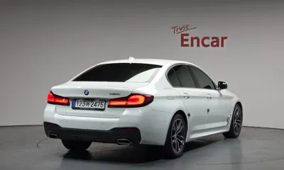 BMW 5-Series 2022, 59837 км, за 22515.43 USD