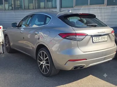 Maserati Levante 2017, 58593 км, за 24679.29 USD