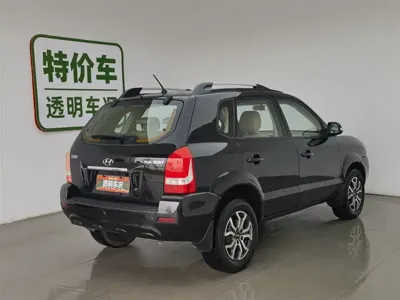 Hyundai Tucson 2014, 83800 км, за 1882.92 USD