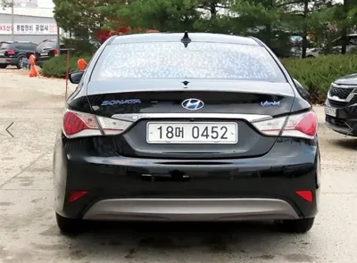 Hyundai Sonata 2012, 115169 км, за 2587.27 USD