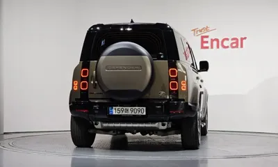 Land Rover Defender 2023, 12592 км, за 49504.91 USD