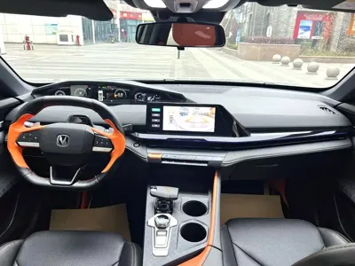 Changan UNI-V 2022, 28000 км, за 7053.33 USD
