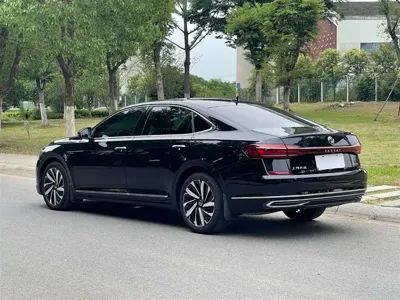 Volkswagen Passat 2024, 31000 км, за 17376.1 USD