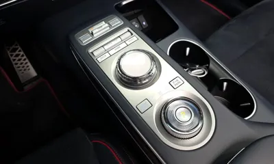 Genesis GV70 2021, 88249 км, за 23565.71 USD - фото 9