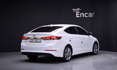 Hyundai Avante 2018, 168455 км, за 6557.7 USD