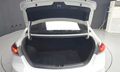 Hyundai Avante 2018, 168455 км, за 6557.7 USD - фото 20