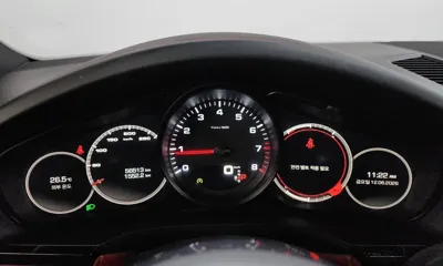 Porsche Cayenne 2020, 56513 км, за 40370.22 USD - фото 8