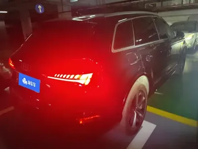 Audi Q7 2025, 4200 км, за 78544.68 USD