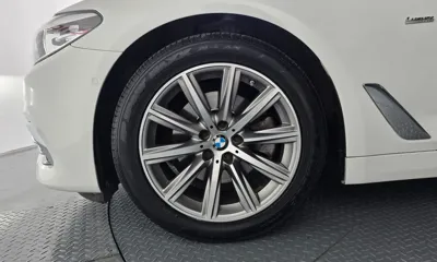 BMW 5-Series 2018, 48583 км, за 14966.52 USD