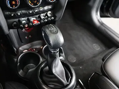 MINI Cooper 2019, 98047 км, за 7735.81 USD - фото 12