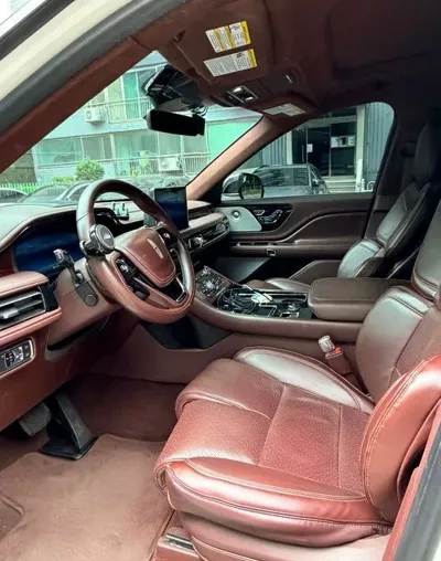 Lincoln Aviator 2021, 108500 км, за 27322.43 USD - фото 10