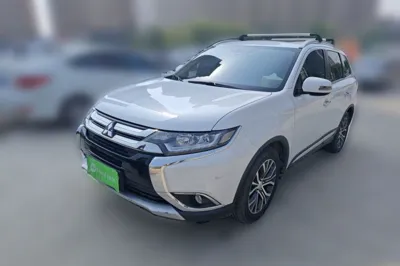 Mitsubishi Outlander · 2018 год