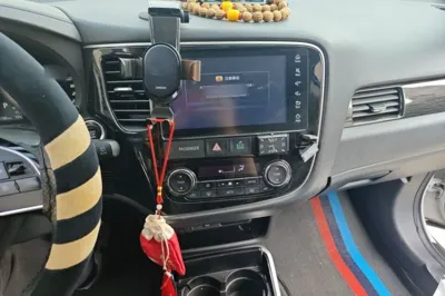 Mitsubishi Outlander 2018, 183100 км, за 11969 USD - фото 12