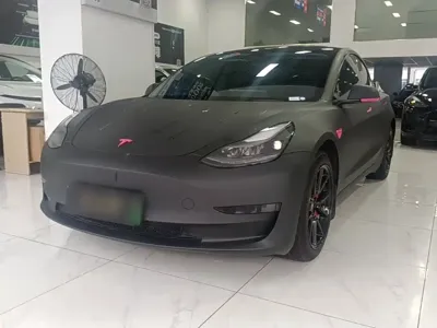 Tesla Model 3 · 2023 год